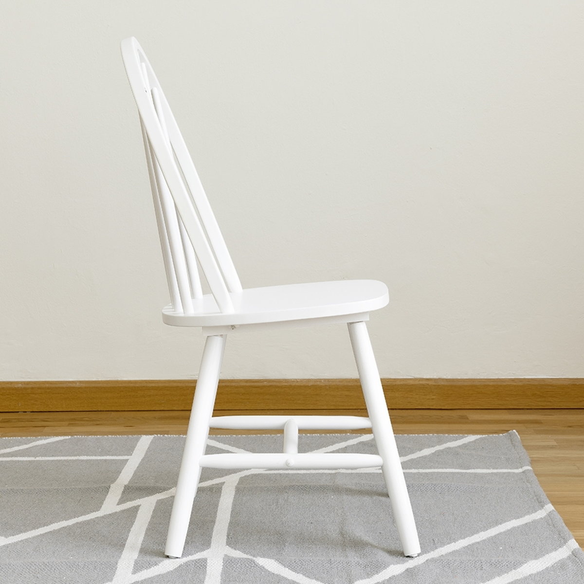 Mila silla blanca